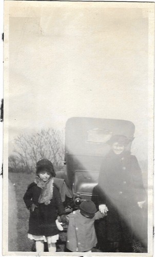 Lote de cuatro instantáneas originales de automóviles y autos de la década de 1920 para mujeres y niños jóvenes - Imagen 6 de 6