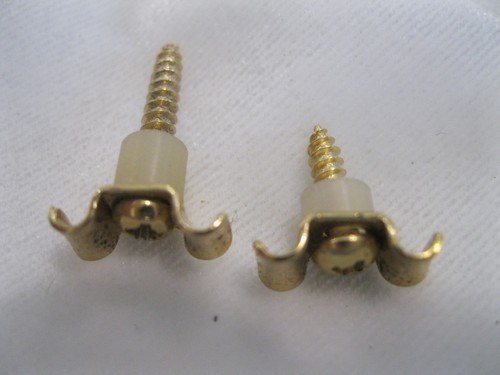 Two 1982 FENDER GOLD PLATED String Trees RETAINERS for Stratocaster Telecaster - Picture 1 of 5