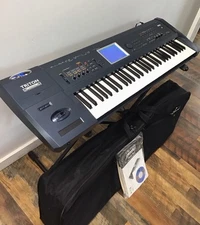 Korg Triton Extreme 61-Key Sampler Synthesizer Workstation W/ Soft Case & Manual