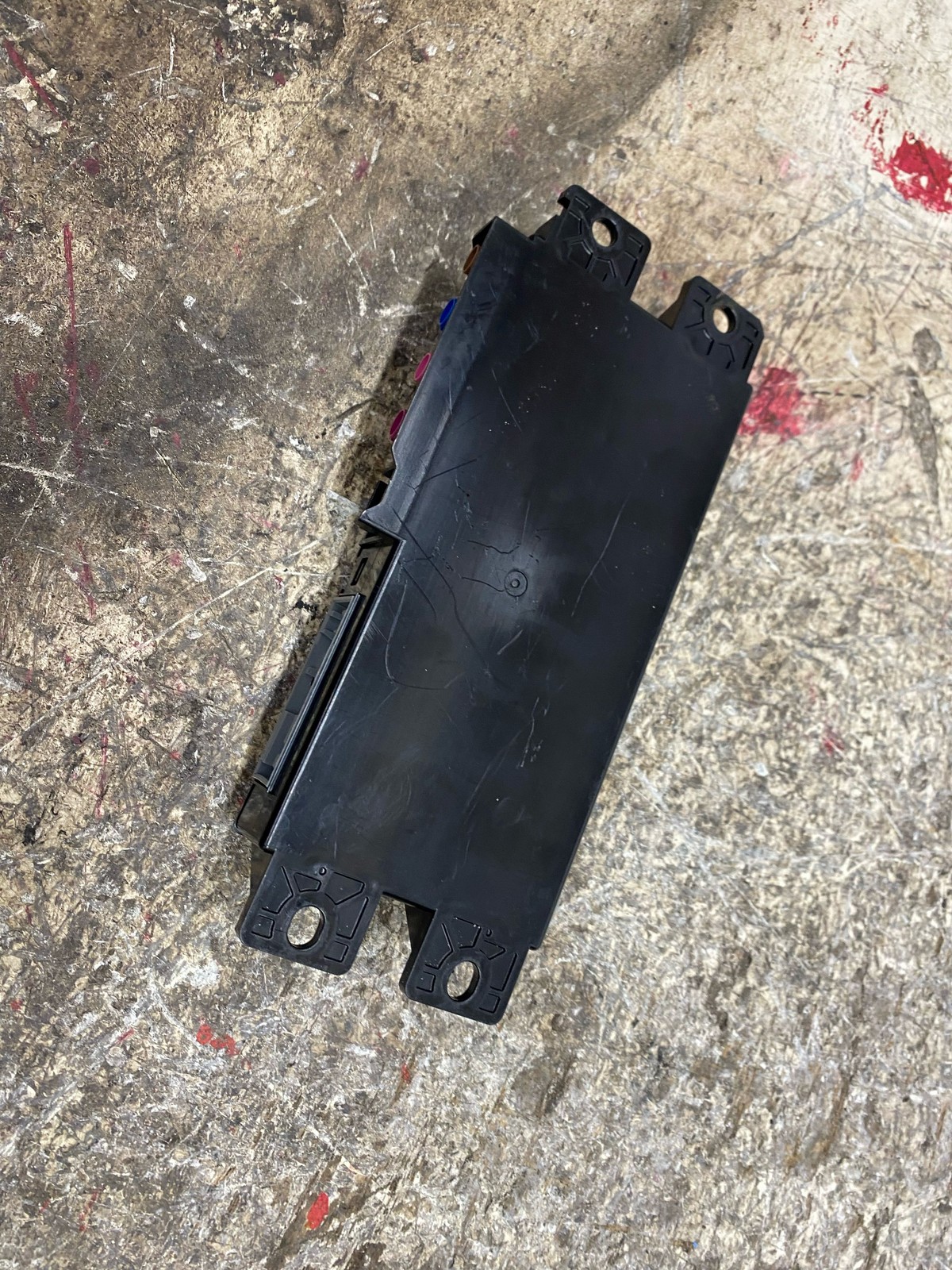 2017-2022 MASERATI LEVANTE OEM AIR SUSPENSION CONTROL MODULE 670177588