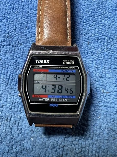 Vintage Timex Lithium Mens Watch 34mm Digital Chronograph Alarm New Battery