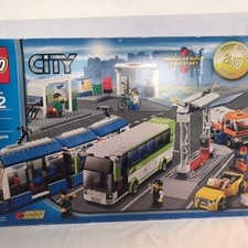LEGO CITY 8404 Stazione Trasporto Pubblico dal 2010 Ritirato Vintage Nuovo Scatola Aperta