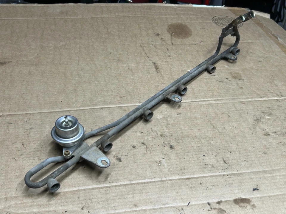 87-96 Ford F-150 - 4.9L 300cid - CARRIL DE INYECCIÓN DE COMBUSTIBLE efi inyector de gas 3 torx reg Foto 4 de 4