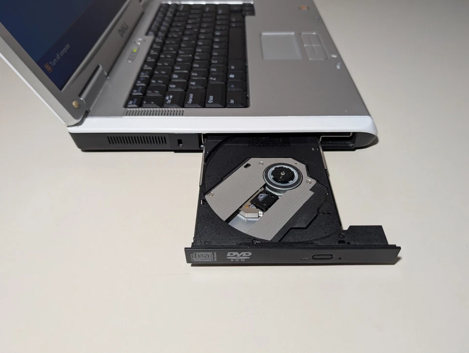 15" Dell Inspiron 1501 — AMD Turion 64 • 2GB RAM • 128GB SSD • DVDRW • XP 32-Bit - Image 4 of 4