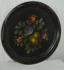 VTG ROUND TOLEWARE TRAY FRUIT FLORALS BLACK COUNTRY FARMHOUSE 13" DECOR HOSTESS