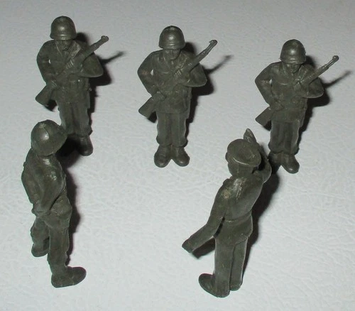 Marx 1950s 60MM US Soldiers Receiving Instructions from Officer
