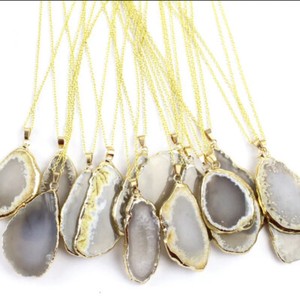 Authentic HEALING STONE AGATE PENDANT NECKLESS~GOLD PLATED~NATURAL STONE~COLOR~WHITE GRAY