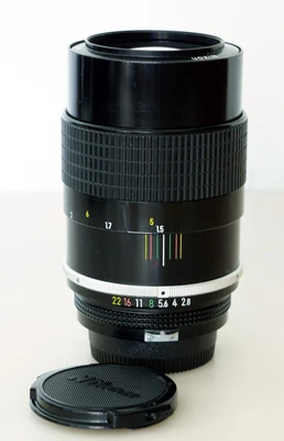 Nikon NIKKOR 135mm 1:2,8 - Bild 1 von 4