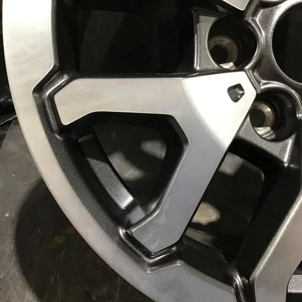 Llanta Ford F150 Raptor 95353 2021-2022 17x8,5" carbón mecanizada ML3V1007AA Foto 3 de 4