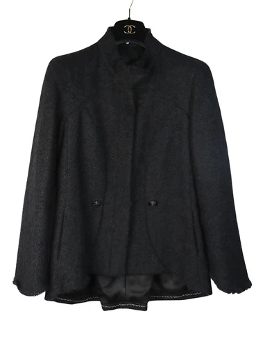 Giacca vintage Chanel in tweed nero
