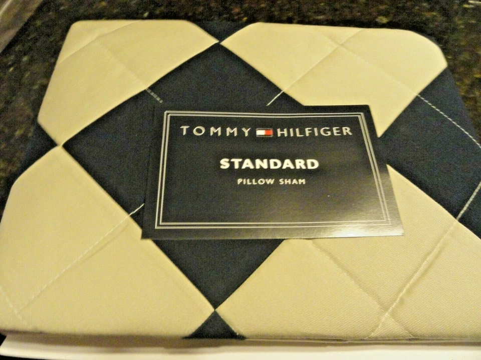Nuevo ~ 1 Almohada Acolchada Estándar Falsa TOMMY HILFIGER Caqui Azul Marino Argyle Algodón  Foto 2 de 4