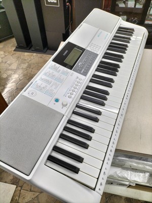 送料無料CASIO 電子キーボード付属品多数LK-516 美品