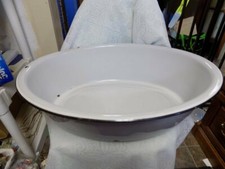 LARGE VINTAGE ENAMELWARE TUB~WHITE/BLACK TRIM~25" X 18.5" X 7"