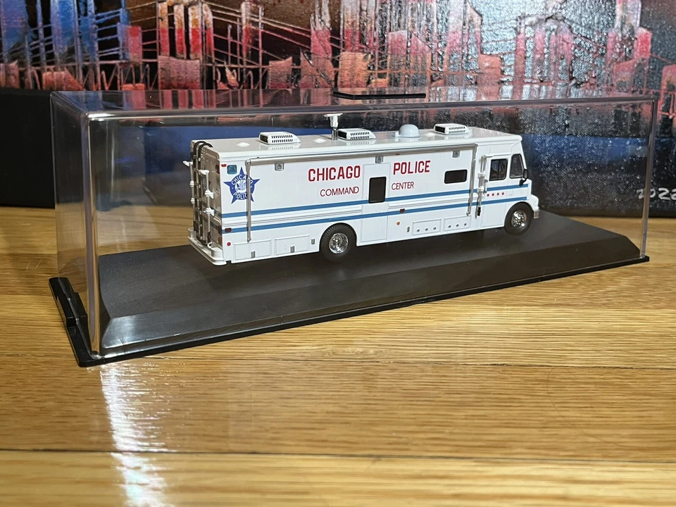 Code 3 Collectibles Chicago Police Command TRUCK E - Image 4 of 4