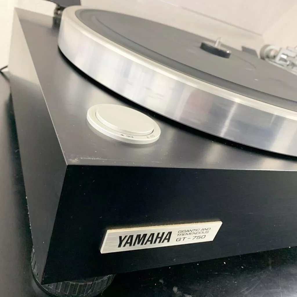 Yamaha GT-1000 Record Player Turntable Direct Drive