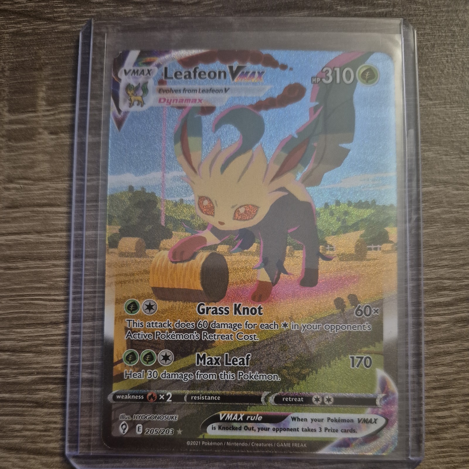 Leafeon VMAX Alternate Art Secret Holo Card 205/203SWSH07: Evolving Skies