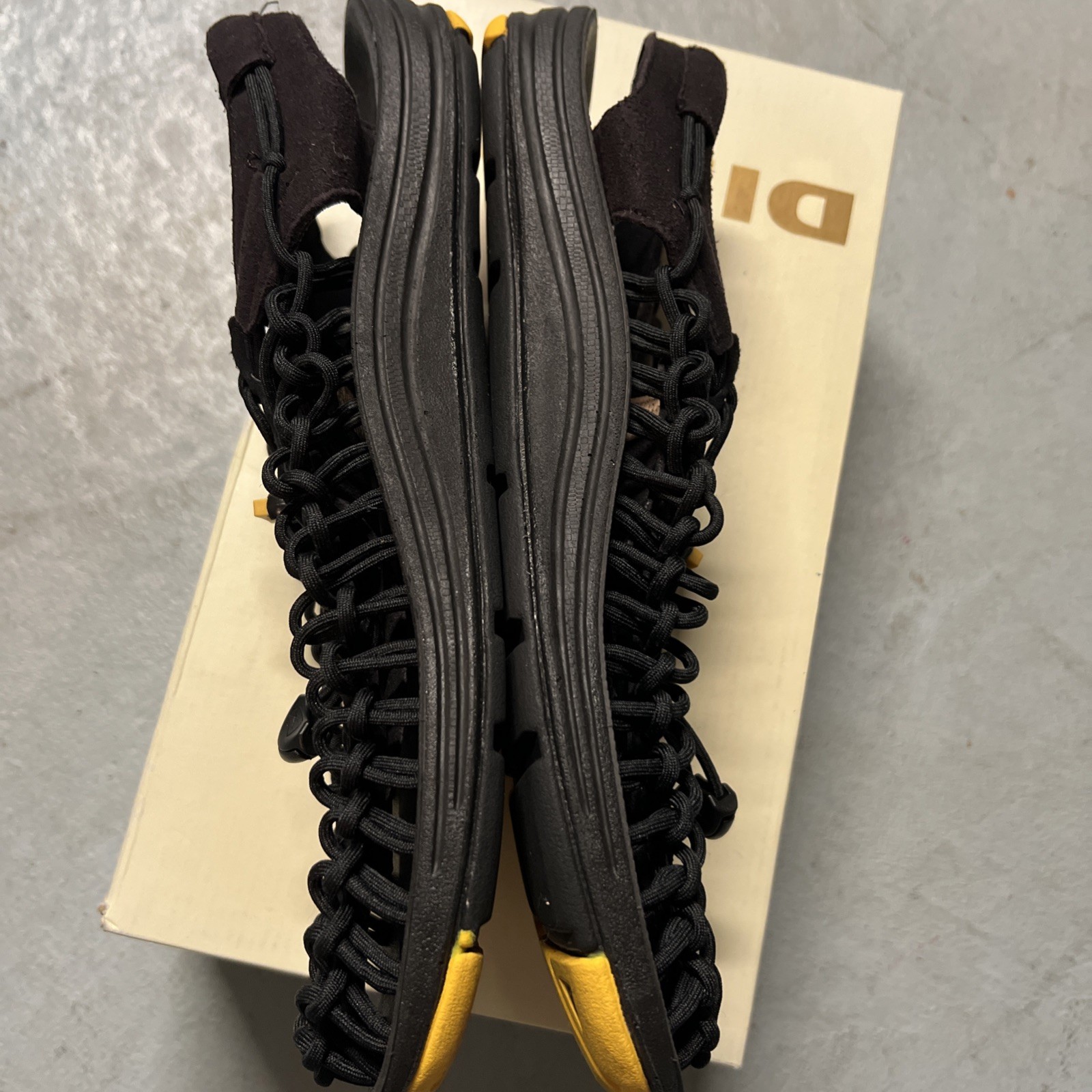 Sandali slip on Keen Uneek regolabili da uomo taglia 11 5 neri e gialli in corda outdoor