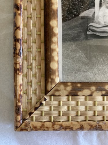 Vintage Hard To Find Tortoise and Rattan Picture Frame - Picture 8 of 9