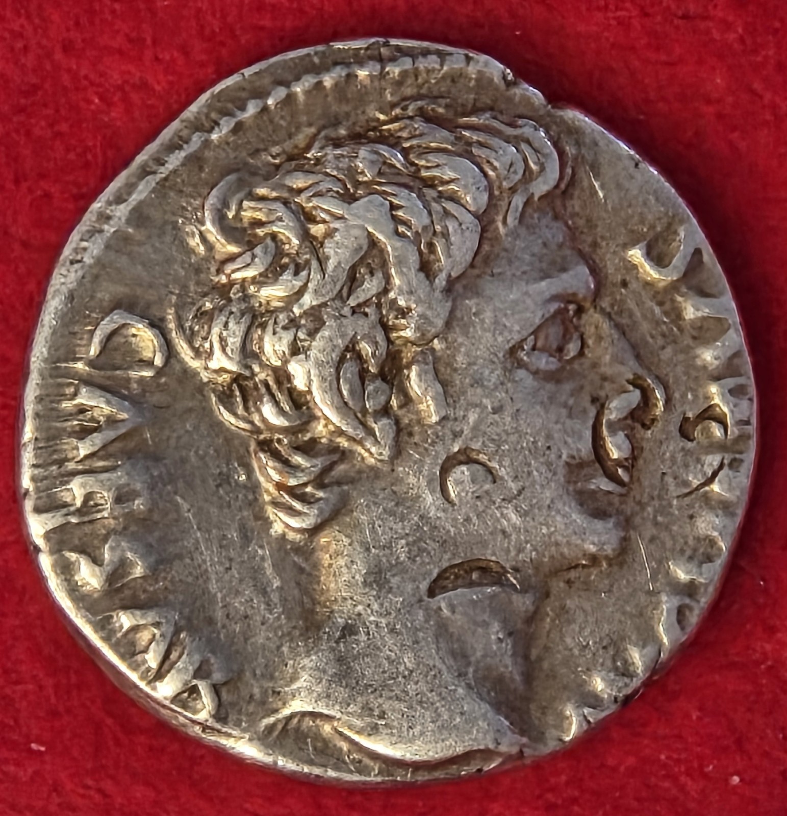 Ancient Roman Augustus Silver Denarius SIGNIS RECEPTIS RIC 86a AR Coin