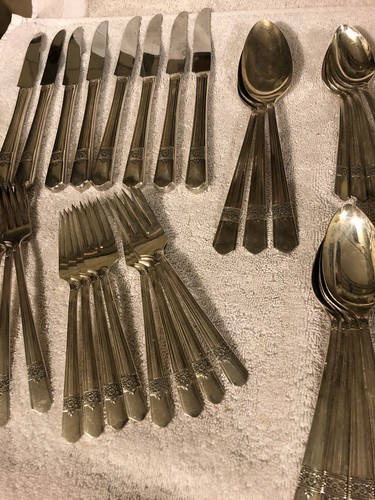 60 pc set SL & GH Rogers Silver Rose Silverplate flatware for 8 plus Ice Tea !! - Picture 5 of 7