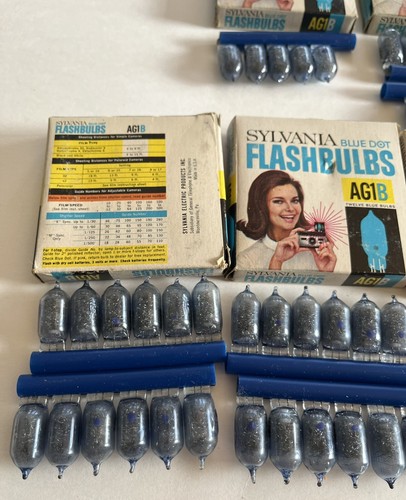 NOS Vintage Sylvania AG1B Blue Dot Flash Bulbs 52 Lamps Partial & Full Boxes - Picture 3 of 6