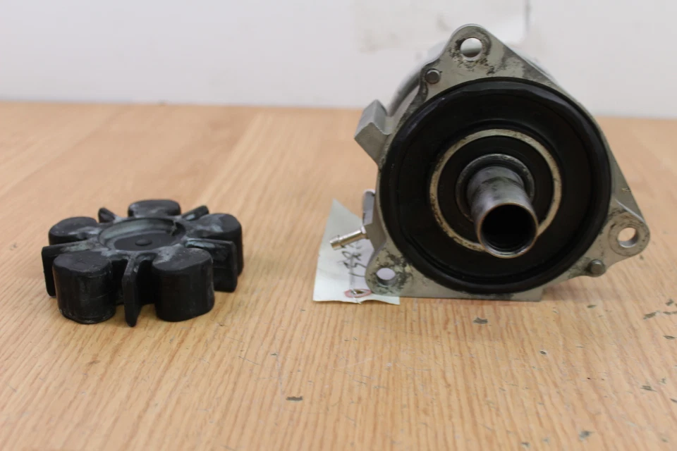 Yamaha Waverunner FX Cruiser FX140 2003 carcasa de cojinete Foto 3 de 4