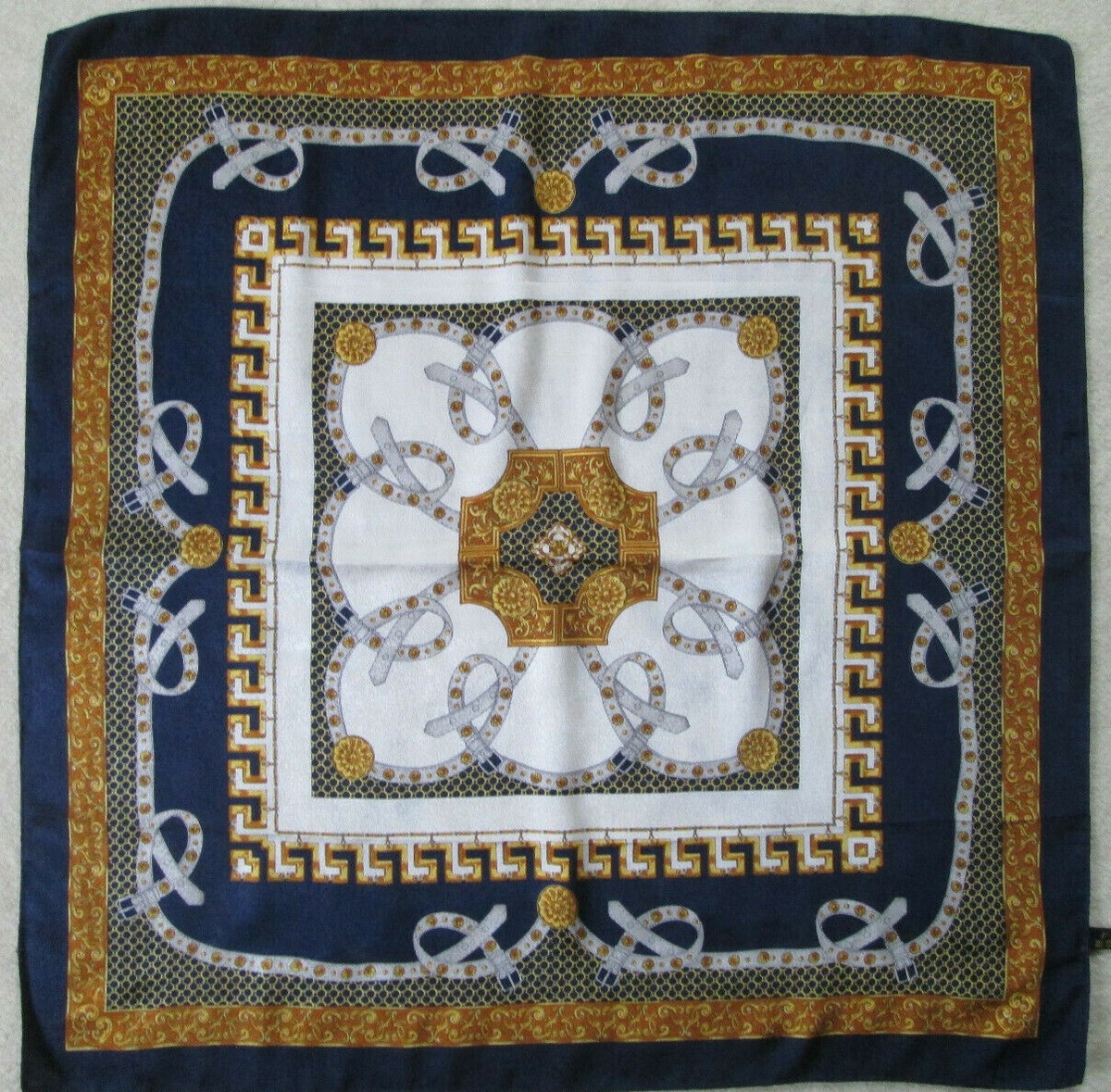 Foulard soie TBEG vintage scarf 85 x 87 cm