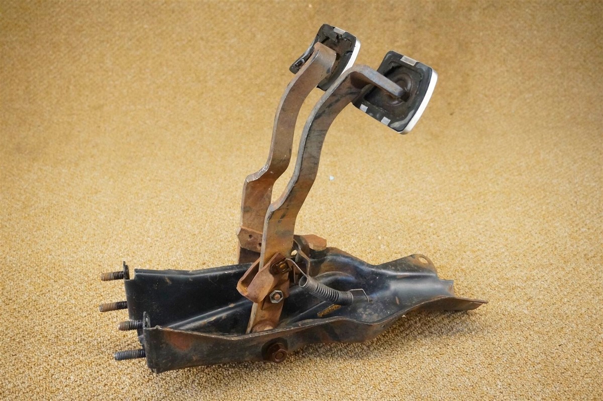 1964-1965 Chevrolet Chevelle SS Brake Clutch Swing Pedal