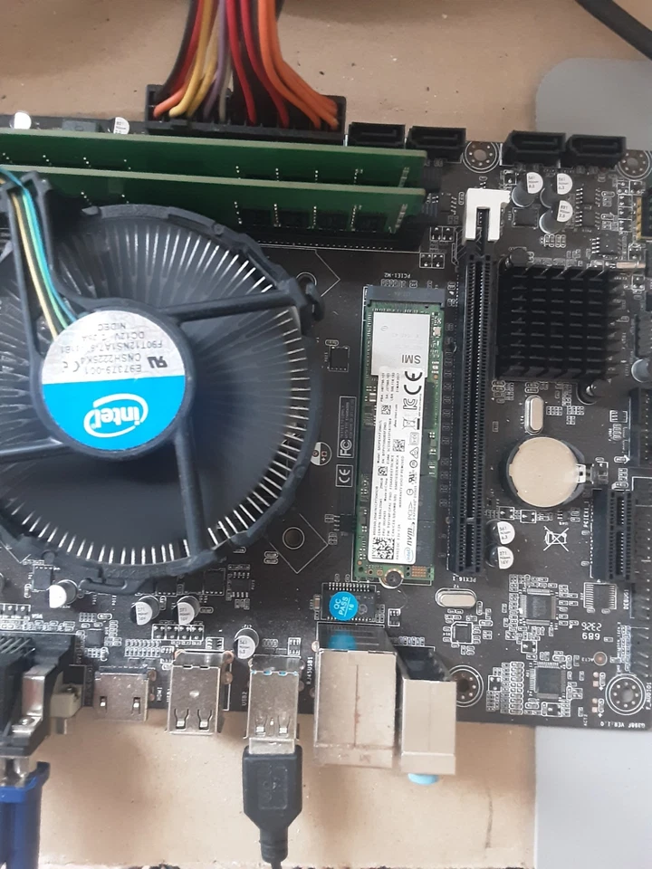 SK Hynix 8 GB DDR4 2400 ECC UDIMM RAM 1Rx8 PC4-19200 HMA81GU7AFR8N-UH 288 pin - Immagine 3 di 4