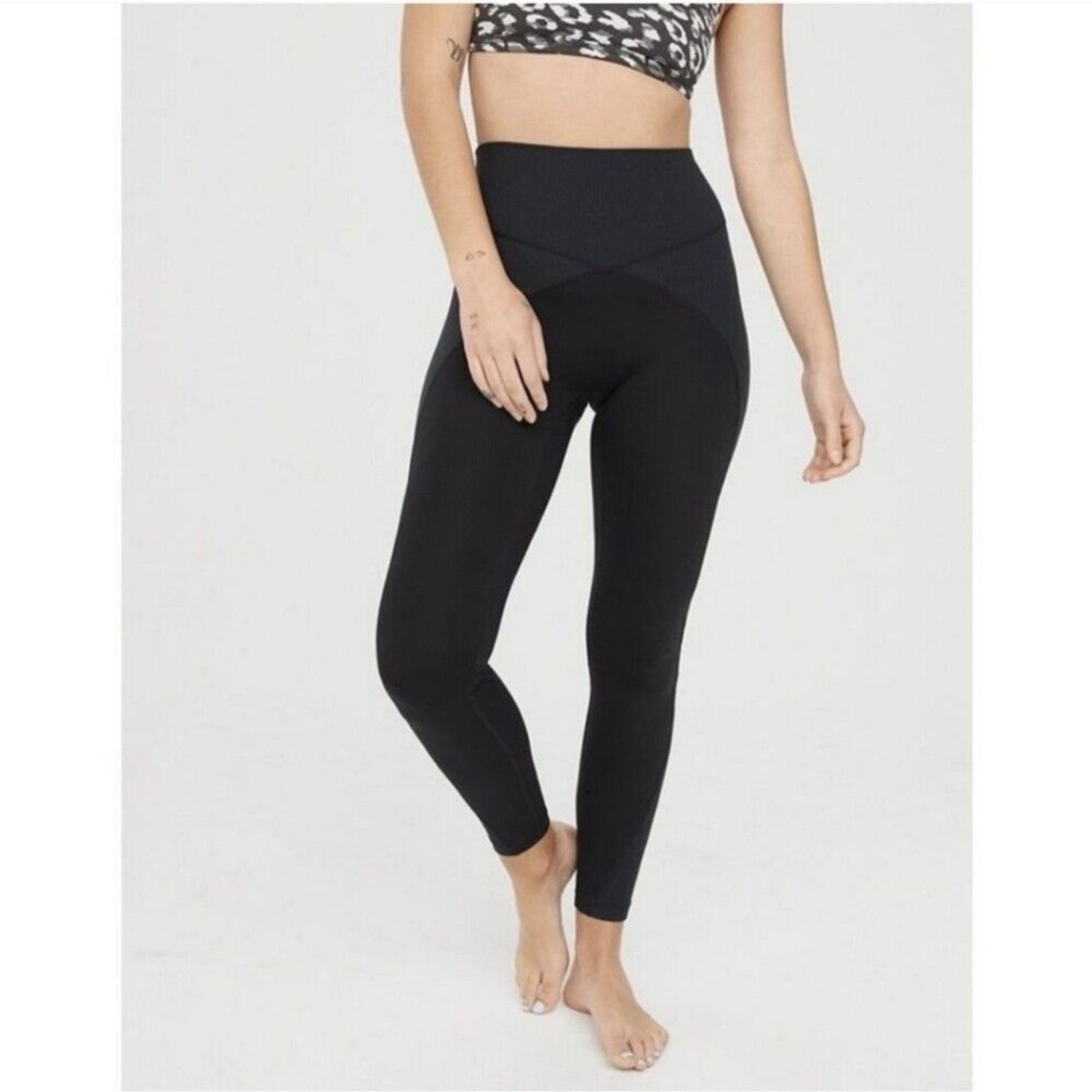 NWT Aerie Offline High Waisted Ribbed 7/8 Leggings in True Black Size XXS