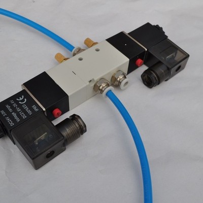 4V230C-08 DC24V 5/3 Way 1/4'' Double Solenoid Pneumatic Air Valve Closed Center