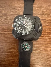 SUREFIRE 2211 Signature Watch  LED Wrist Light with Luminox watch