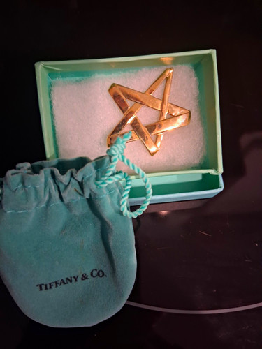 Tiffany & Co. Signed 18k Yellow Gold Star Brooch Pin, No Stone