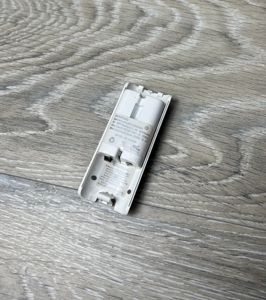 Nintendo Wii Wii U Recargable Mando a Distancia Batería 2.4V 900mAh Blanco Con Empuñadura Foto 4 de 4