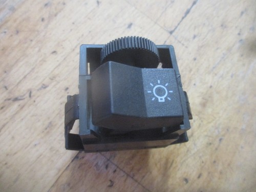 VW Golf Jetta Passat B2 Scirocco Bus T3 Scheinwerferschalter 251941531