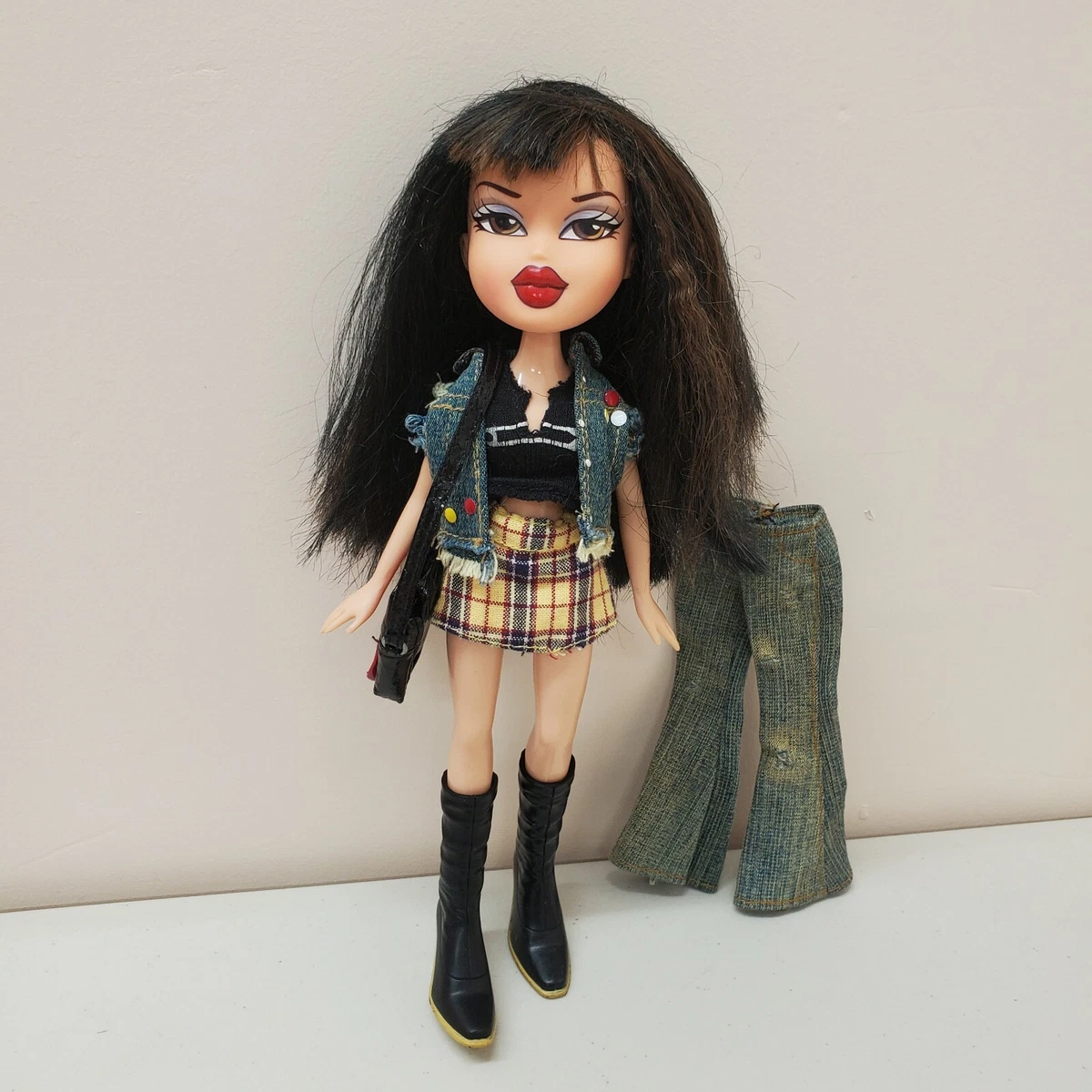 BRATZ Style It JADE Doll With Clothes Shoes Shirt Pants Vest Bag