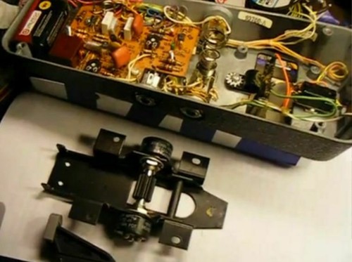 new POTs- thomas VOX or CRYBABY stereo fuzz wah- joe gagan service procedure - Picture 2 of 3