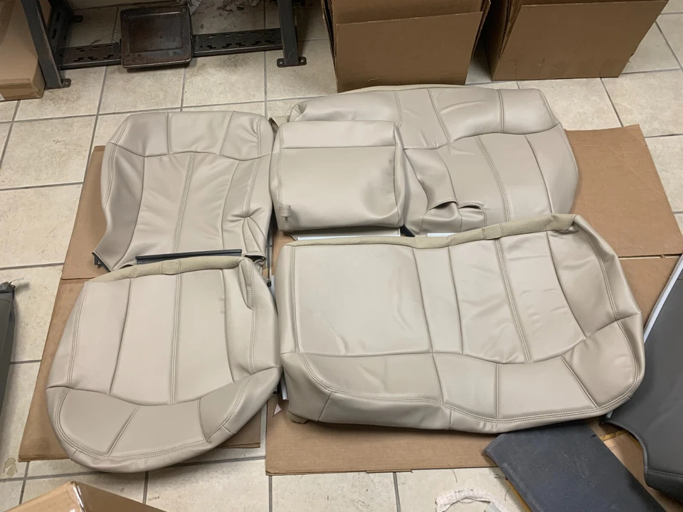 Chevy Tahoe Suburban 1999 2000 2001 2002 segunda fila 60/40 cubierta de asiento bronceado claro Foto 2 de 4