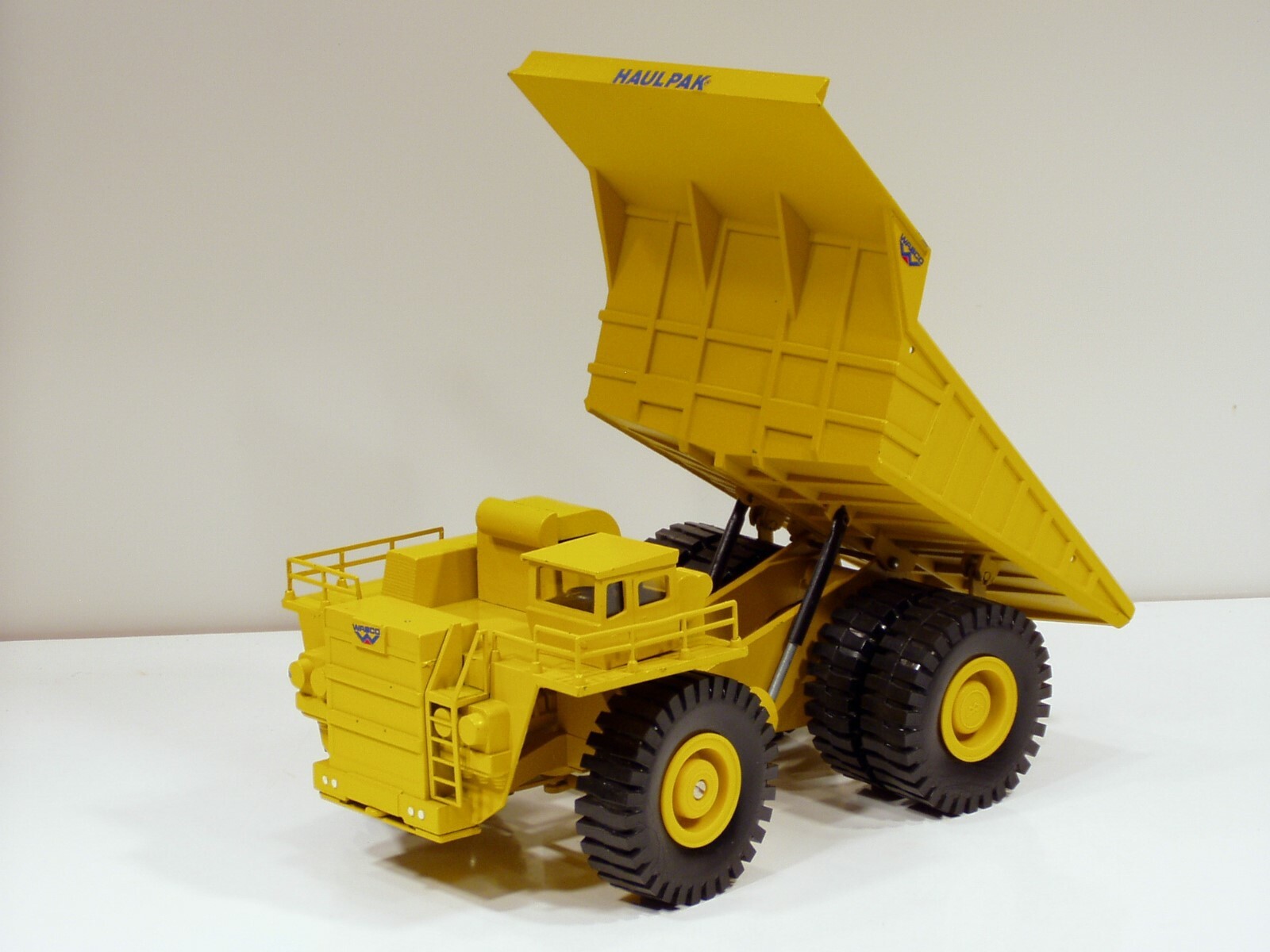 Dumper Wabco Haulpak 1/50 Blanc - Collection