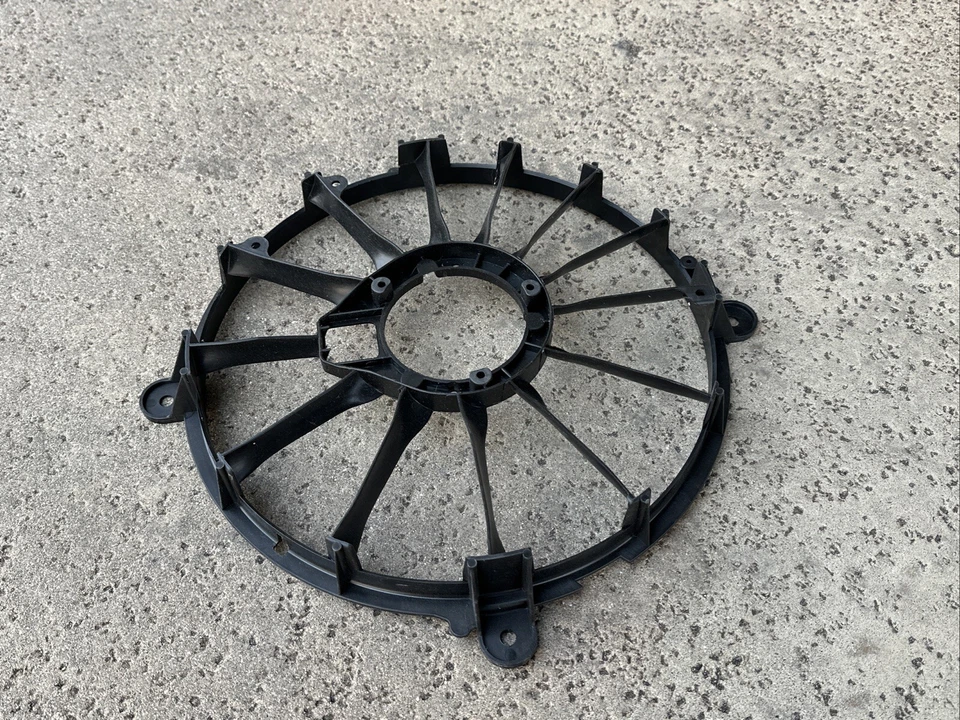 Новая оригинальная защита вентилятора охлаждения GM для 1999 Olds Alero 2001-2004 Chevy Malibu 12362567 - Изображение 2 из 4