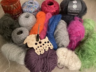 Lana Grossa Wollpaket Wolle Reste Pailetten Glitzer Häkelnadel 3 5mm Nadelmaß