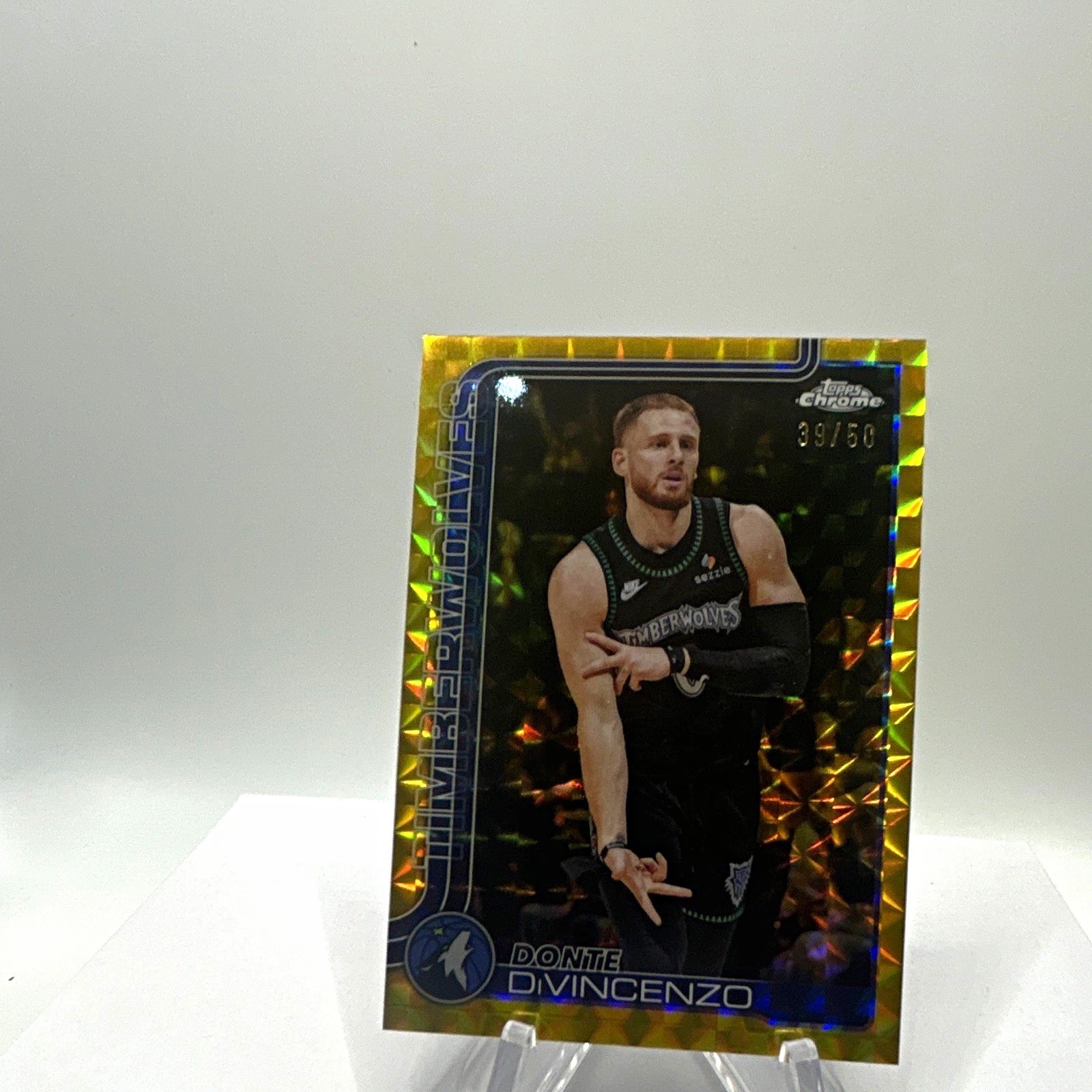 2026 Topps Chrome Donte DiVincenzo Timberwolves #108 Serial 39/50 NBA