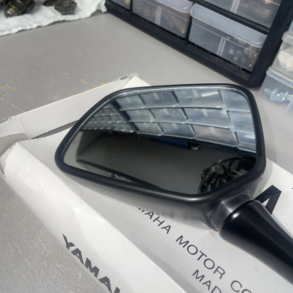 Conjunto de espejo retrovisor Yamaha FJ1200 FJ 1200 1988-1990 lado izquierdo nuevo pieza original OEM Foto 4 de 4
