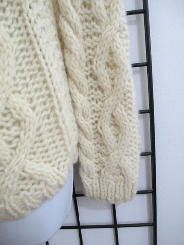 VINTAGE DARWIN / ITALY 🌸 SMALL / 36" BUST==IVORY / CABLE STITCH / SWEATER - Picture 5 of 11
