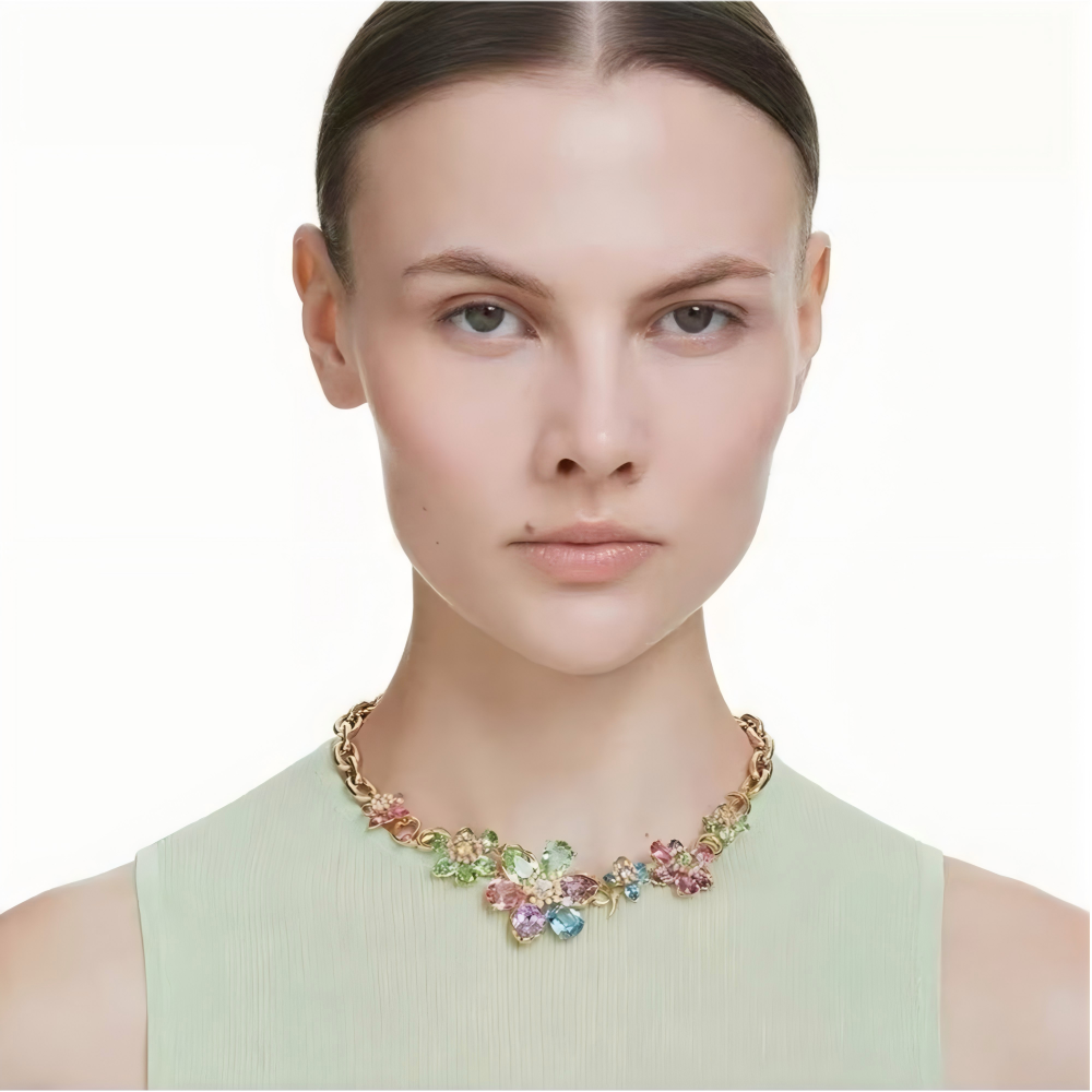 Swarovski ldyllia flower necklace new strap box