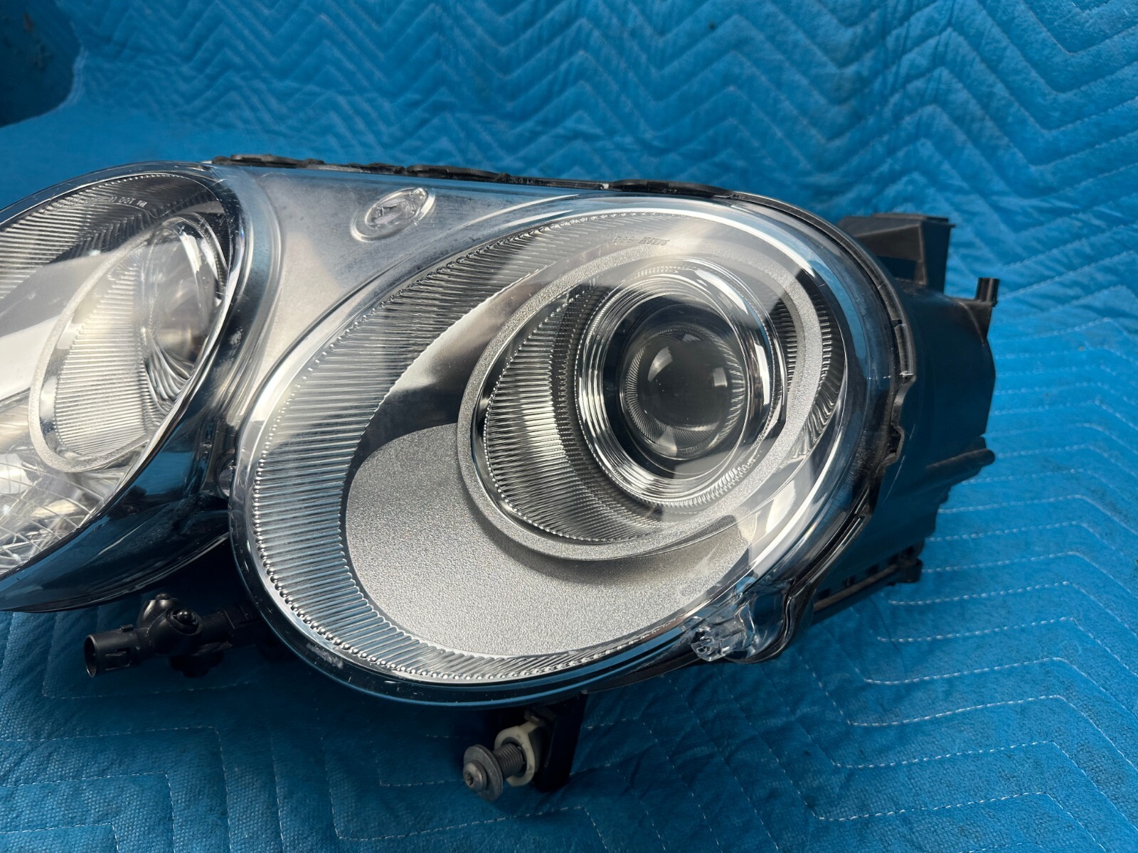 Bentley Flying Spur Driver's Side Headlight Lamp !Broken Tab! 29k 2006-2012 OEM