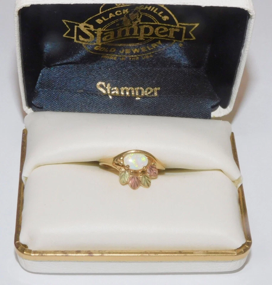 Anillo Black Hills Oro 10k Creado en Laboratorio Hojas de Ópalo Talla 7 Foto 2 de 4