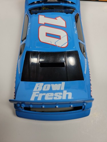 1997 Phil Parsons Channellock, Diecast Bank, 1:24, Action Racing, NASCAR NIB - Picture 4 of 6