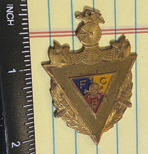 VINTAGE KNIGHTS OF PYTHIAS BRASS EMBLEM MEDAL PENDANT- SKULL CROSSBONES FCB LOOK