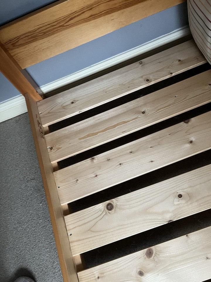 Single Bed, Solid Wooden Frame, Fits 3Ft Wide Mattress 100x202cm total